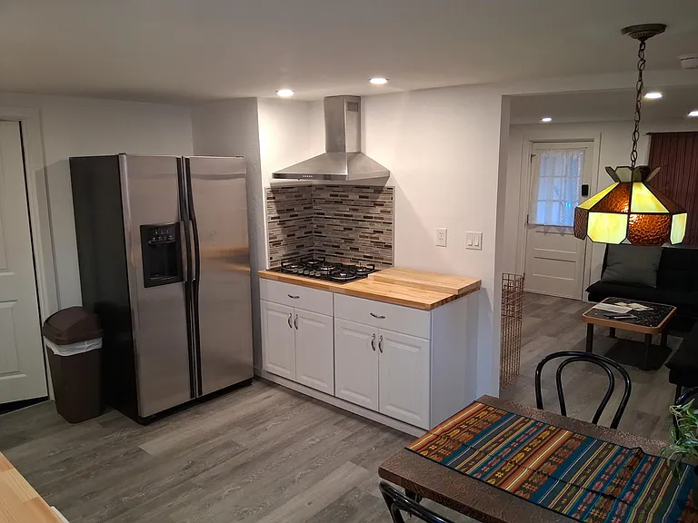 104 E Downey Ave — Photo 5