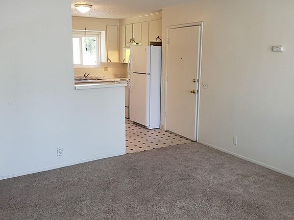 4th image of 111 Park Ave APT B
