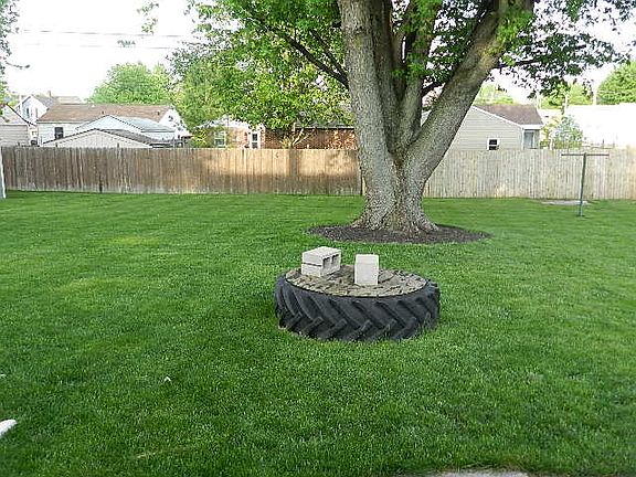 3rd image of 374 Uhler Ave