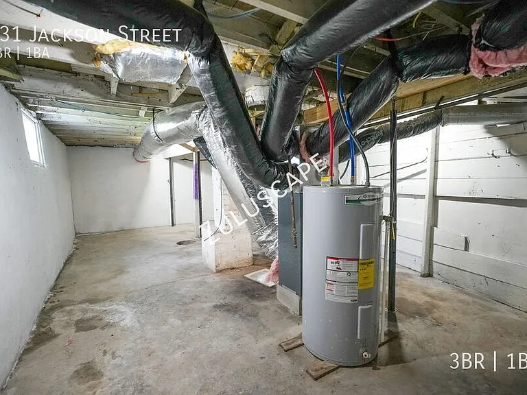 231 Jackson St — Photo 15