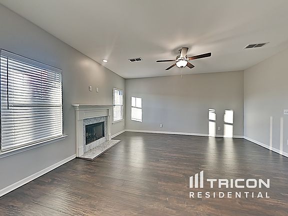 3rd image of 604 Eagle View Dr