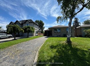 221 Acton Ave, Toronto, ON M3H 4H8