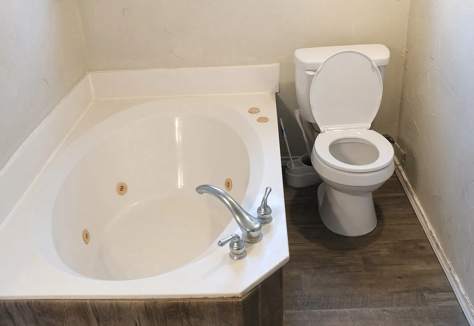 3 bed, 2248 sqft, $850 — Photo 3