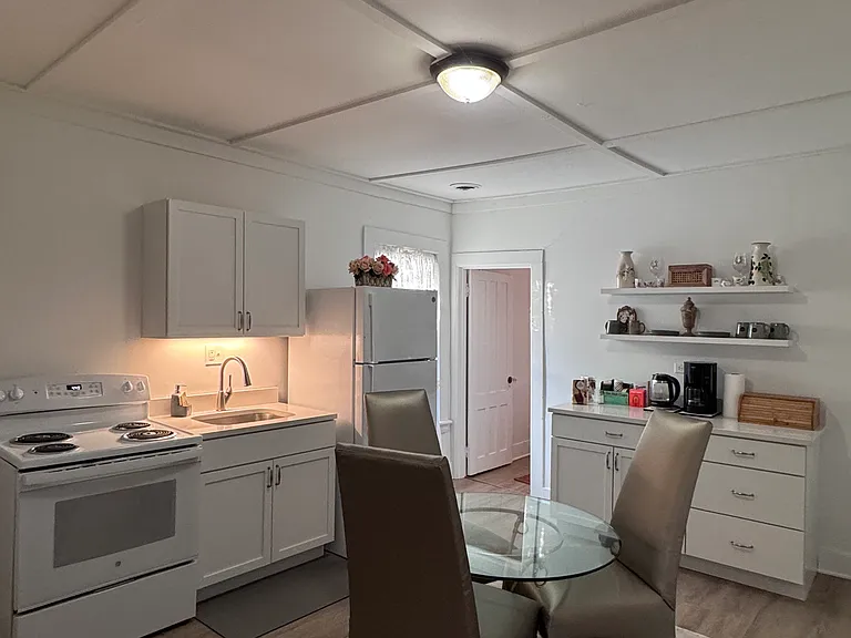97 Woodlawn Ave #3 — Photo 8
