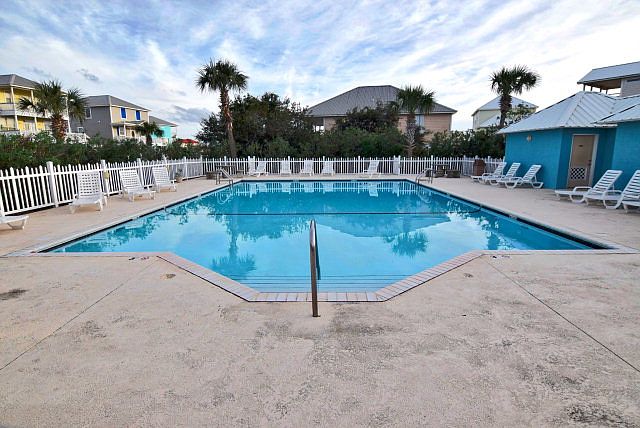 2nd image of 6102 Sawgrass Dr