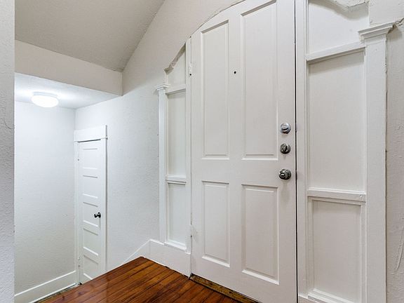 4th image of 130 E Craig Pl #3