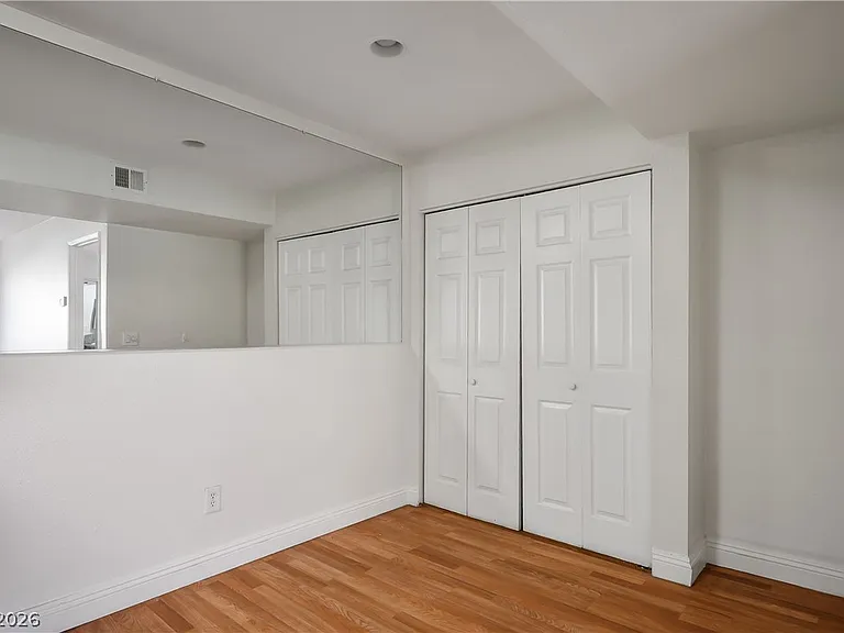 5170 S Jones Blvd #206 — Photo 9