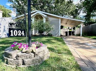 1024 Grovena Dr, Saint Louis, MO 63126