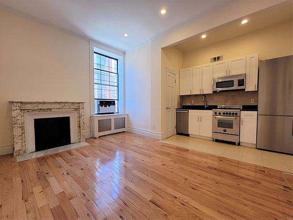 2nd image of 49 Park Ave #3Z