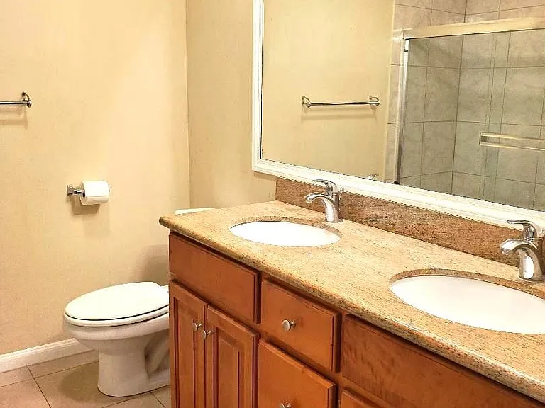 708 Court Ln — Photo 14