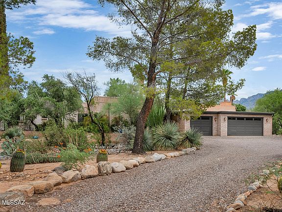 2nd image of 6944 N Vista Pl