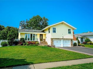 19 Forsythia Ln, Jericho, NY 11753