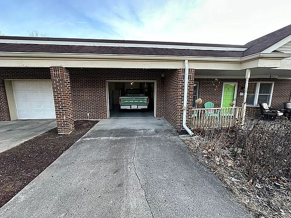 3rd image of 2126 W Black Creek Valley Rd APT B