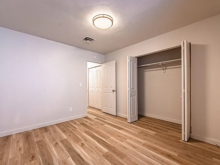 1419 Anita St — Photo 16