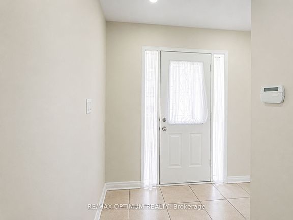 5th image of 8 Topiary Ln