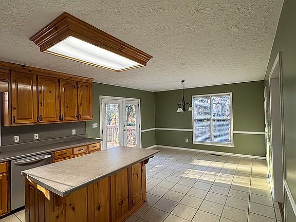 Spacious kitchen