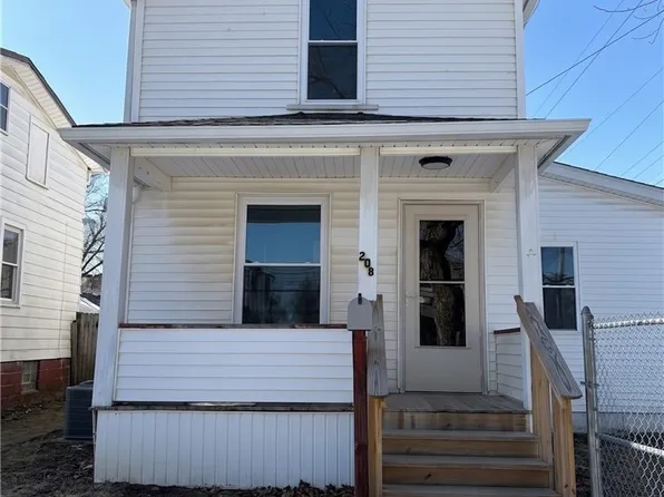 208 S 15th St, Sebring, OH 44672