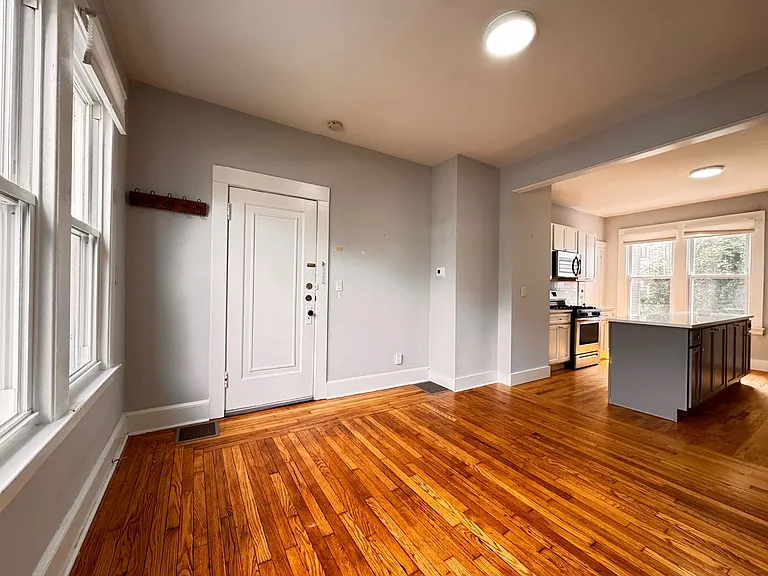 155 Foster St — Photo 2