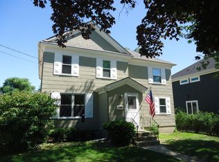 109 Minnie St, Crystal Lake, IL 60014