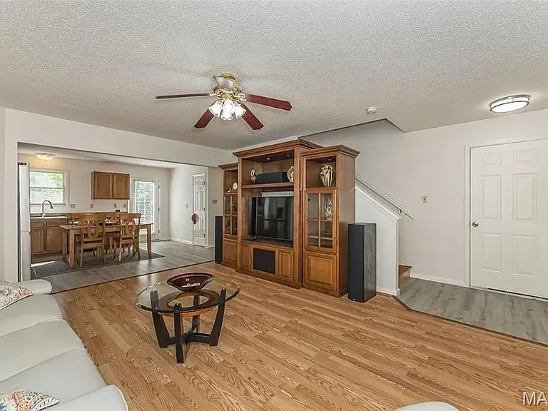 1079 Goss Ct — Photo 7