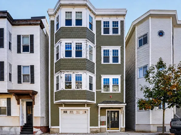 839 E 2nd St, South Boston, MA 02127