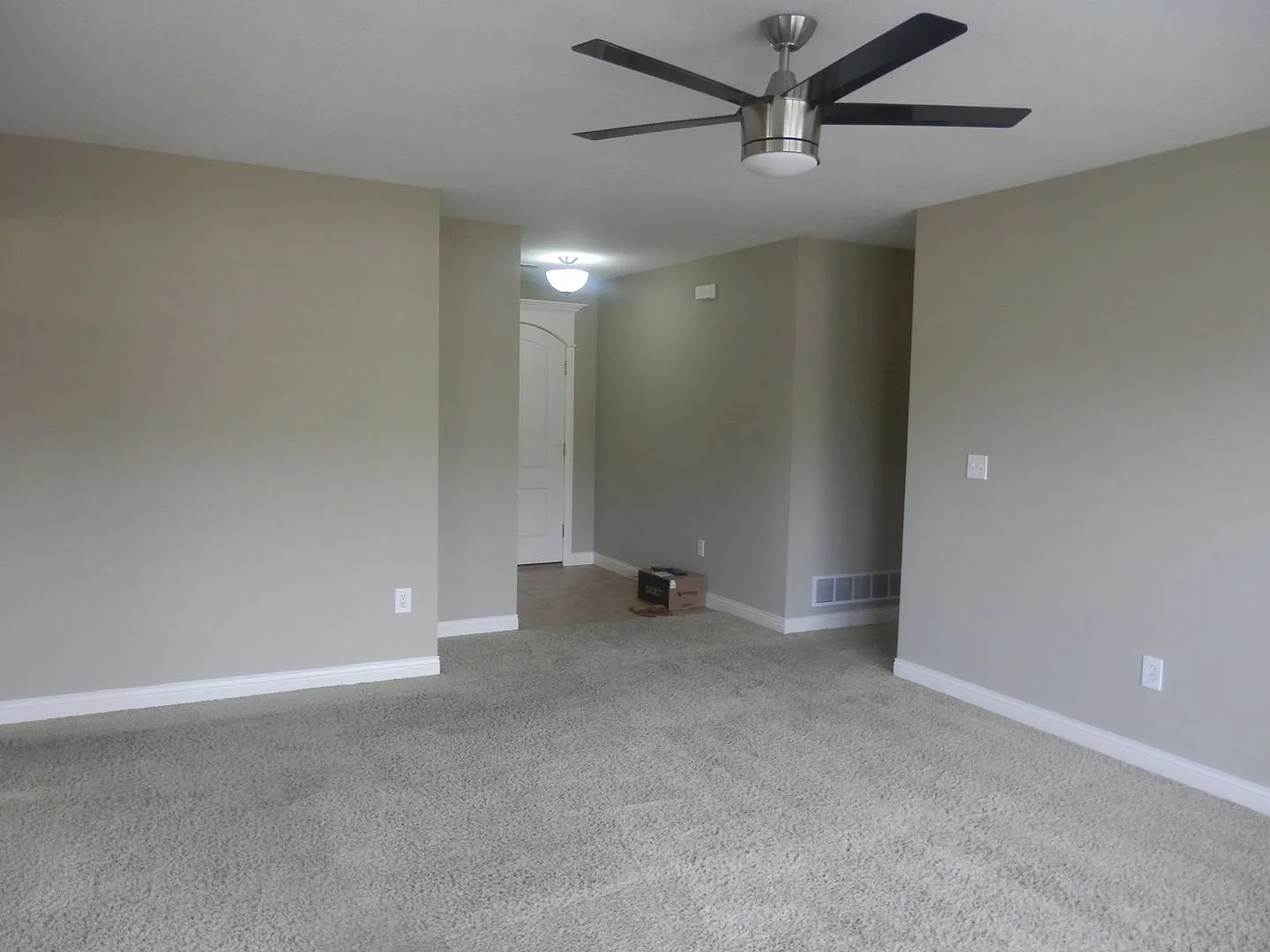 Nice 3 Bed 2 Bath House! — Photo 3