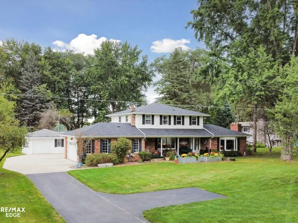 5300 Grover Dr, Columbiaville, MI 48421