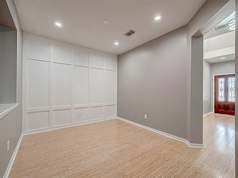 2802 Burgess Hill Ct — Photo 10
