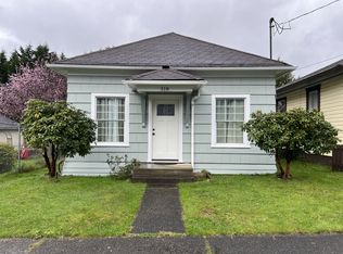 318 11th St, Raymond, WA 98577