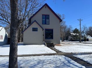 678 Illinois Ave SW, Huron, SD 57350