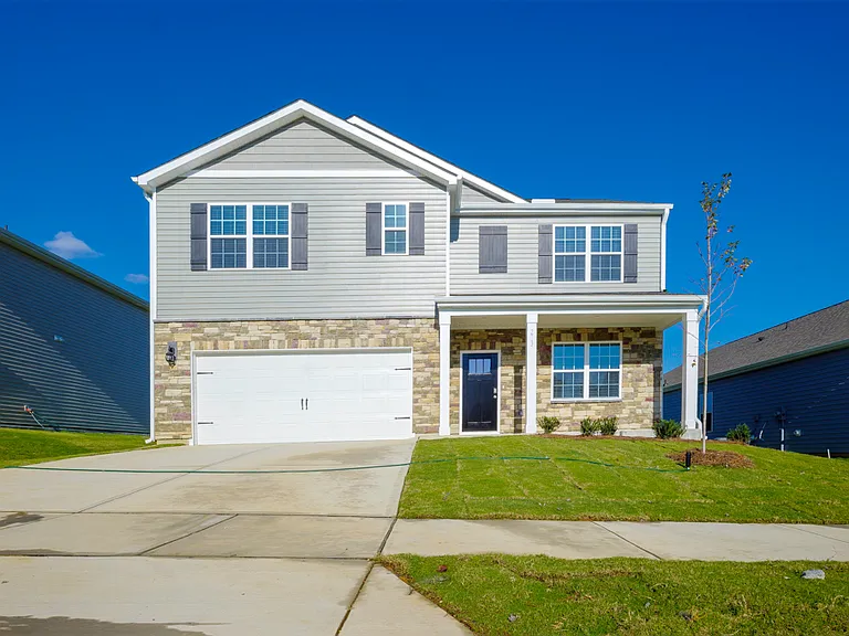 203 Moore Creek Dr — Photo 2