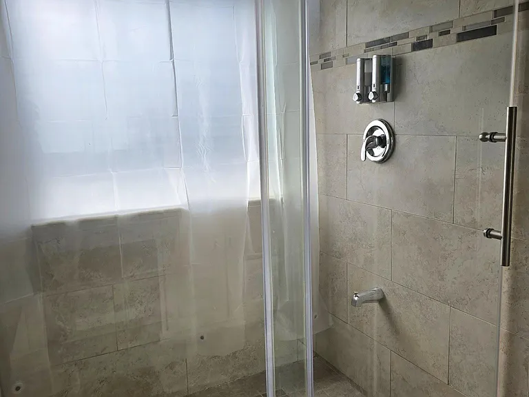 9406 Sunlake Dr — Photo 10