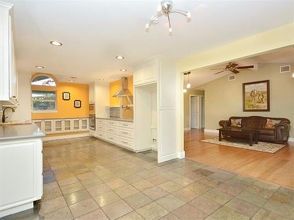 Look at all of the great space to move around while you cook and entertain.