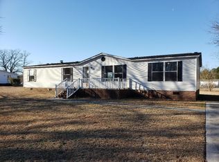 923 Sara Ln, Fayetteville, NC 28312
