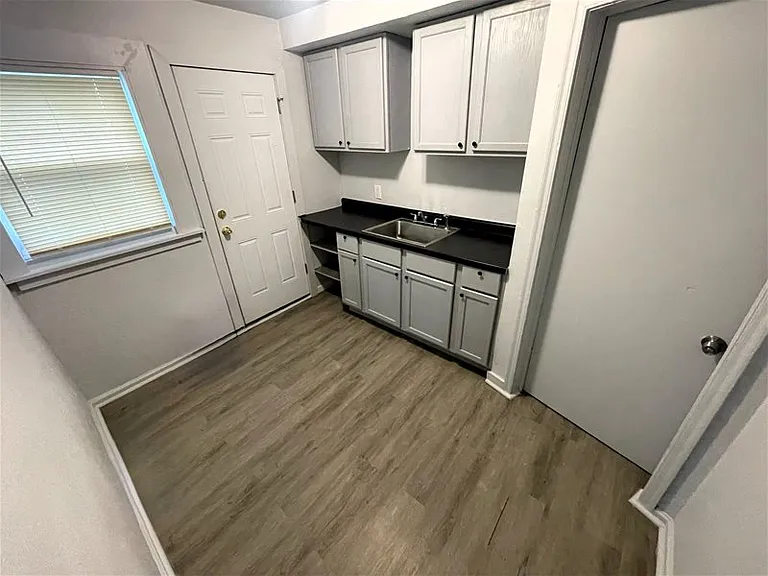 12651 Kelly Rd — Photo 5