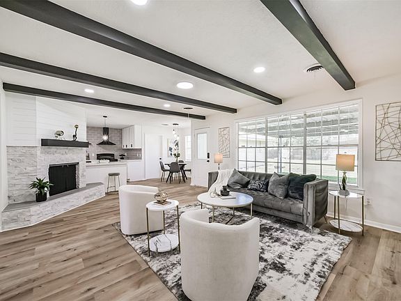 5th image of 306 Red Bud Ln