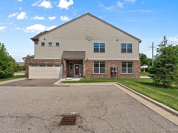 4th image of 23668 Clarewood St