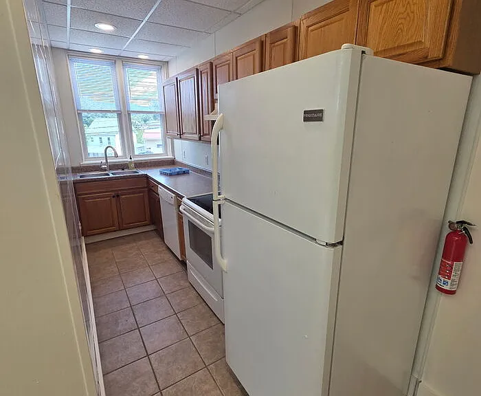704 Poplar St #105 — Photo 4