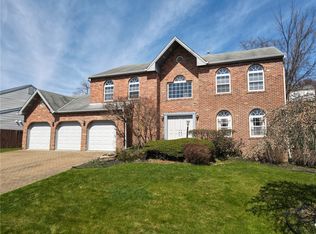 203 Carriage Blvd, Pittsburgh, PA