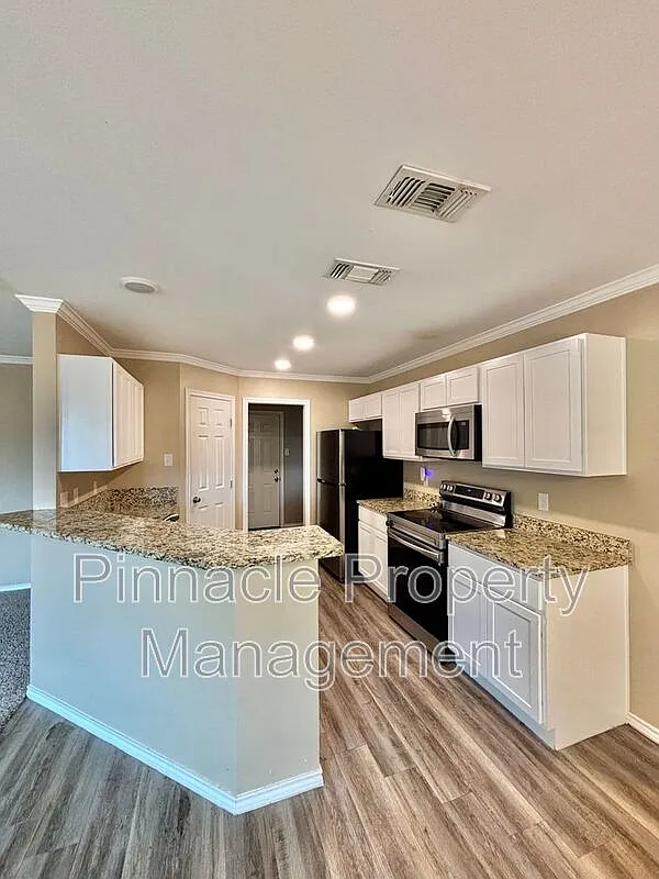 3 bed, 2.0 bath, 1597 sqft, $1,850 — Photo 3