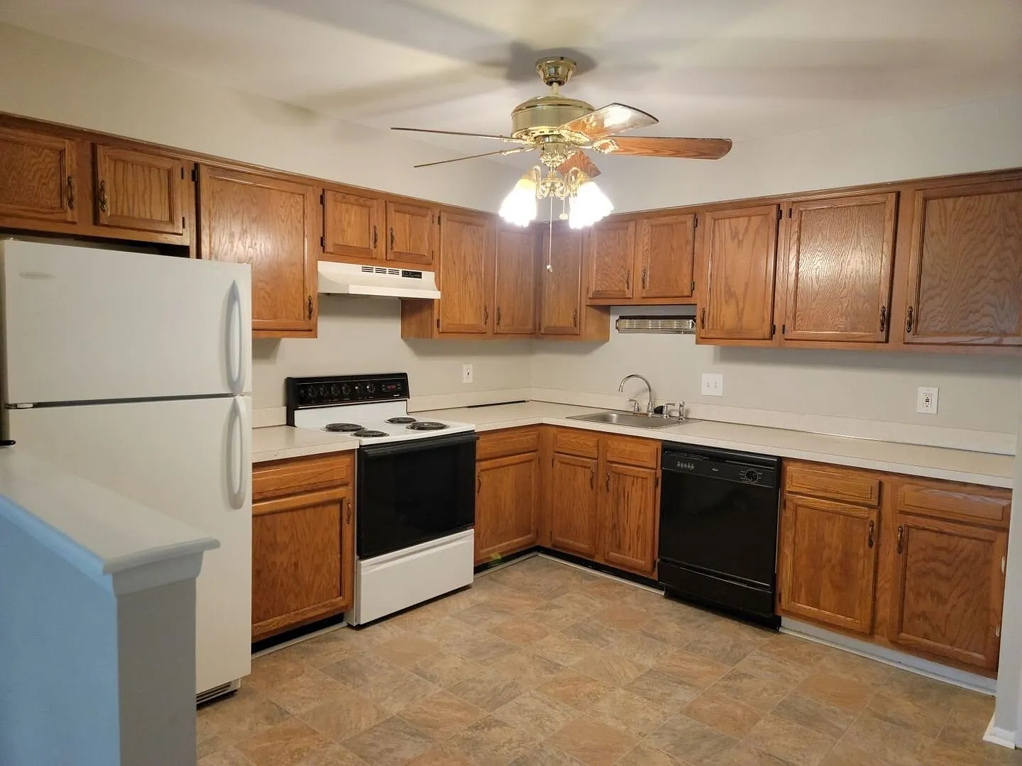 Charming unit in a quiet neighborhood — Photo 3