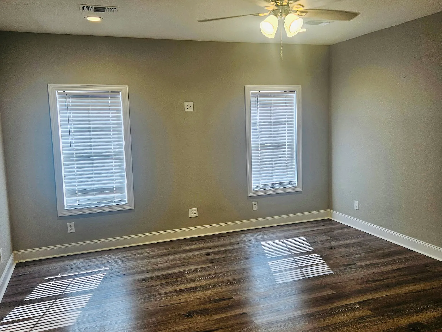 2 bed, 1200 sqft, $1,200 — Photo 3