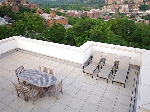 4th image of 460 W 236th St #W4c