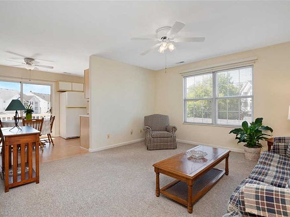 3rd image of 123 Imperial Crown Way Unit F