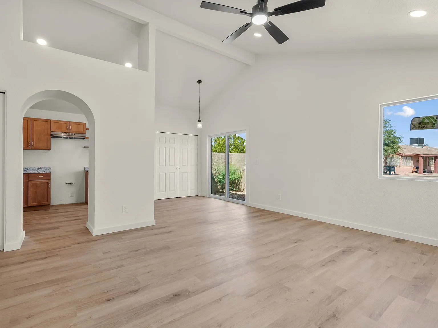 3 bed, 1107 sqft, $1,789 — Photo 3