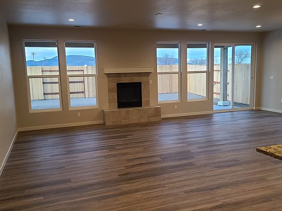 4th image of 540 Country Hollow Dr