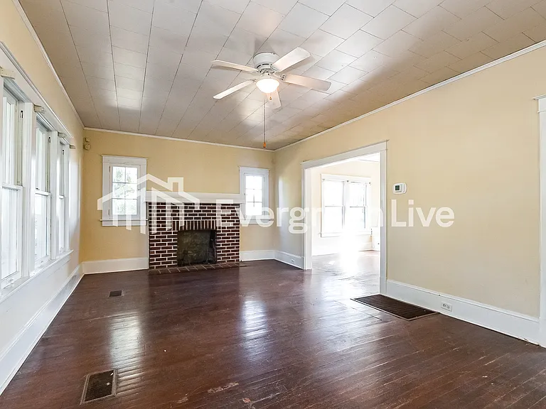 626 Washington Ave — Photo 3