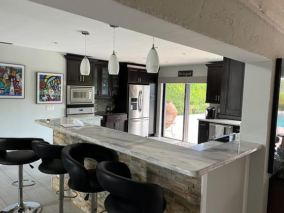 3rd image of 637 Lakewoode Cir E