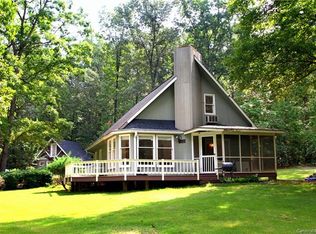 395 Brookstone Ln, Columbus, NC 28722