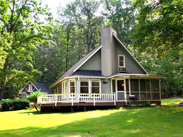 395 Brookstone Ln, Columbus, NC 28722